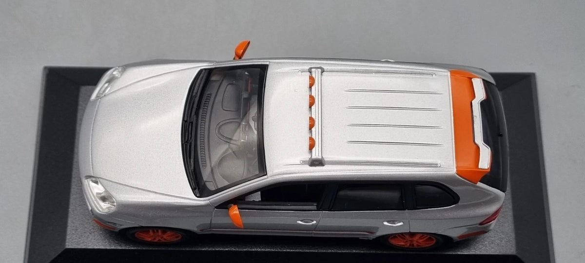 Modellautos 1:43 Minichamps Porsche Cayenne silber Transsyberia 2007 OVP