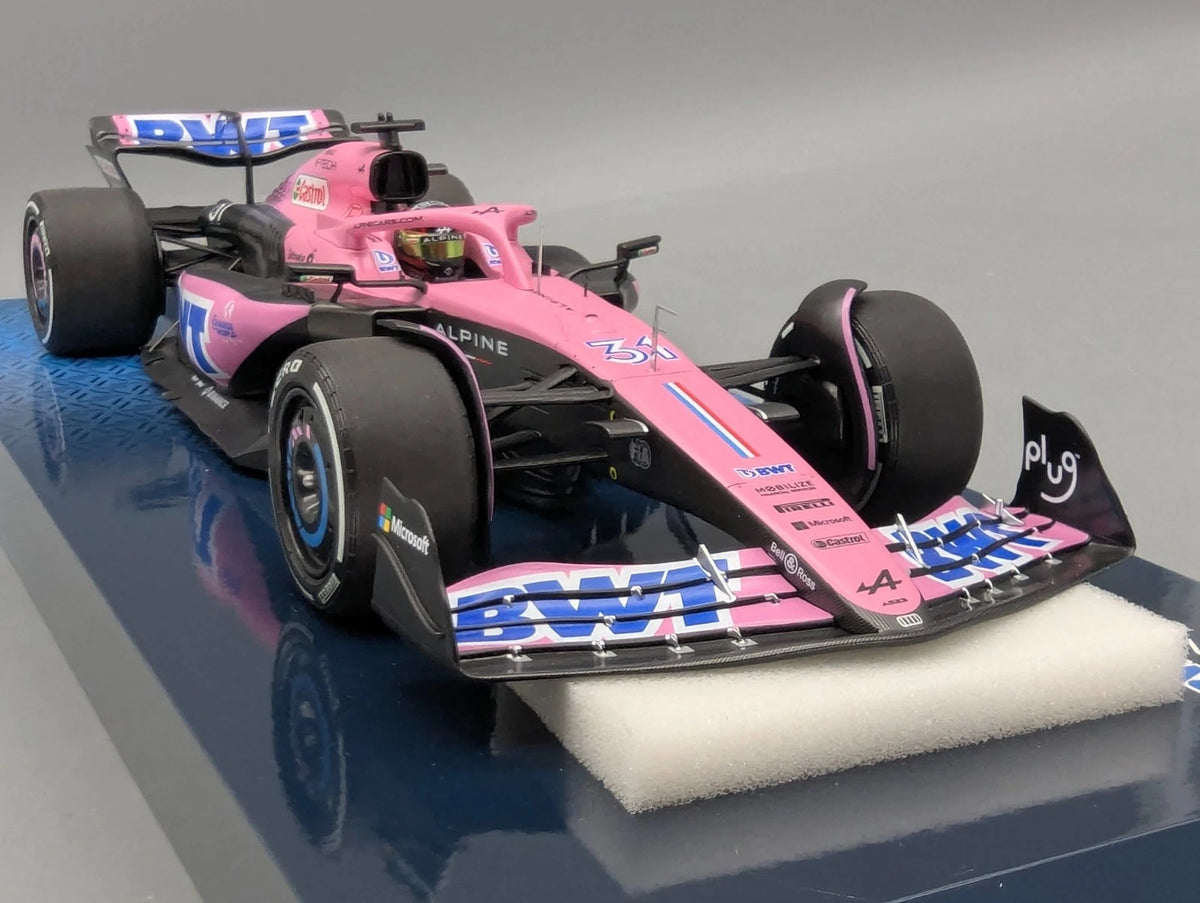 Modellautos 1:18 Minichamps BWT Alpine F1 Bahrain 2023 #31 Esteban Ocon mit OVP