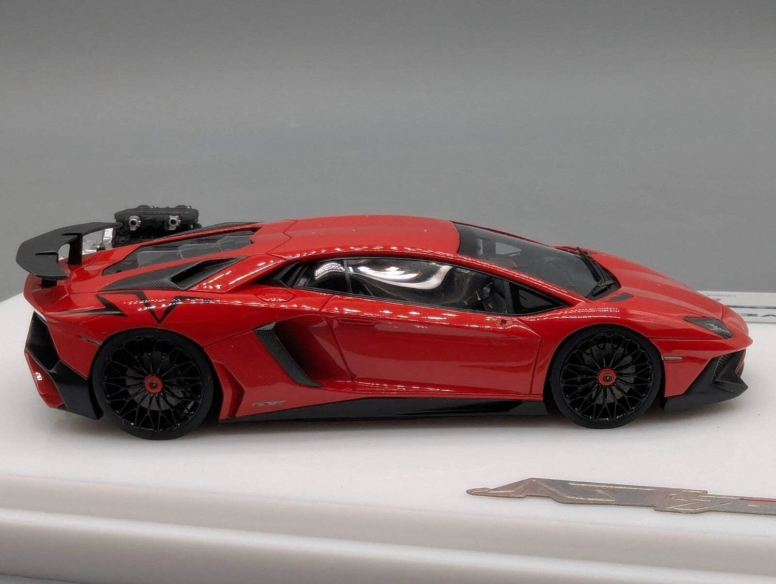 Eidolon Make Up 1:43 Lamborghini Aventador LP750-4 SV 2015 Engine Set 03/30 OVP