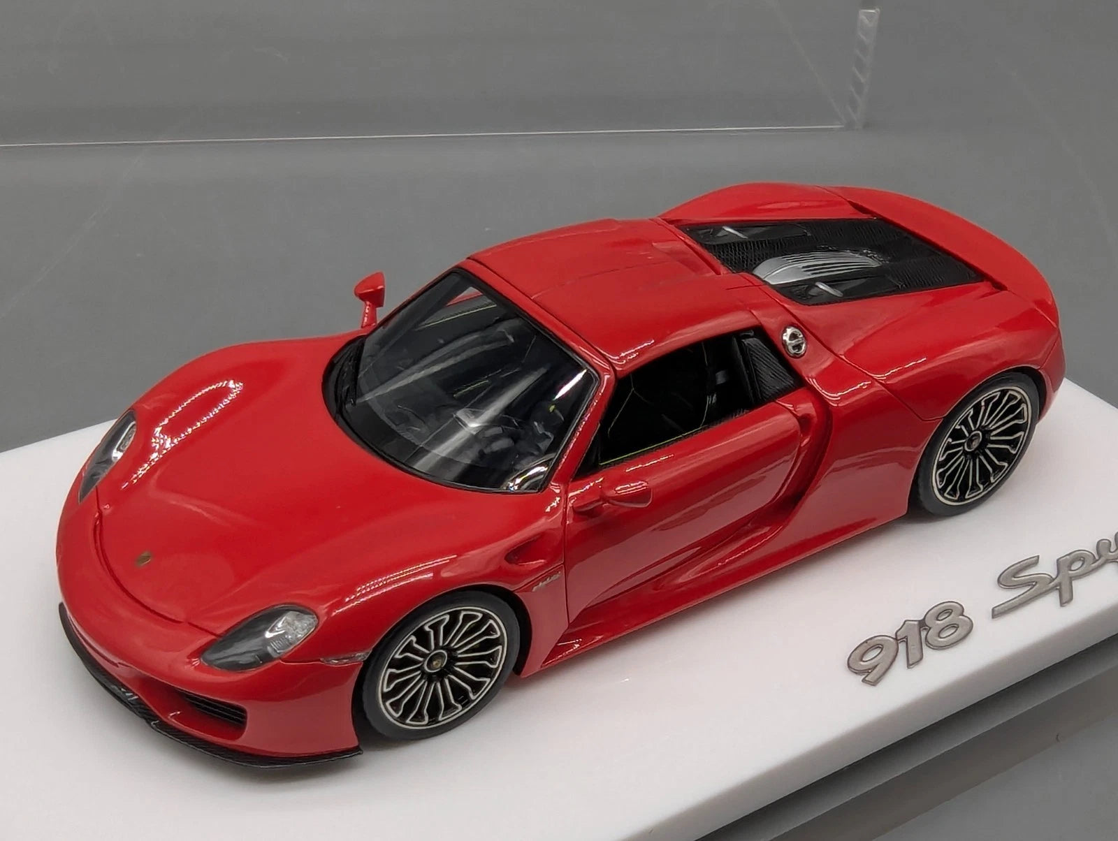 Eidolon Make Up 1:43 Porsche 918 Spyder 2011 Guards Red Rot mit OVP