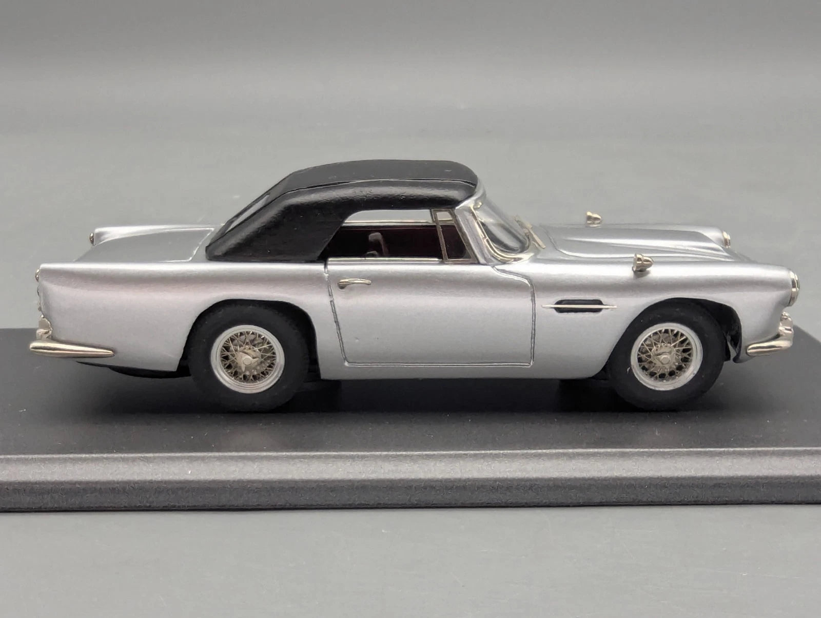 Modellautos 1:43 SMTS CL27 Aston Martin DB4 Convertible Silver Built Kit mit OVP