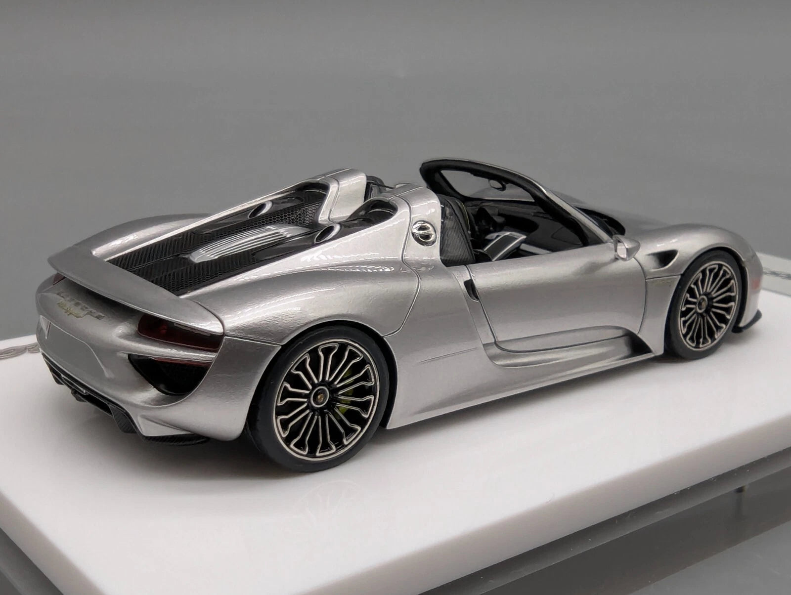 Eidolon Make Up 1:43 Porsche 918 Spyder GT Silver Metallic mit Vitine und OVP