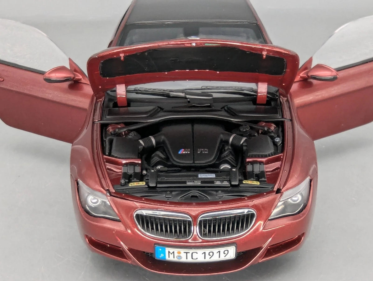 Modellautos 1:18 Kyosho BMW M6 mit Dealer OVP