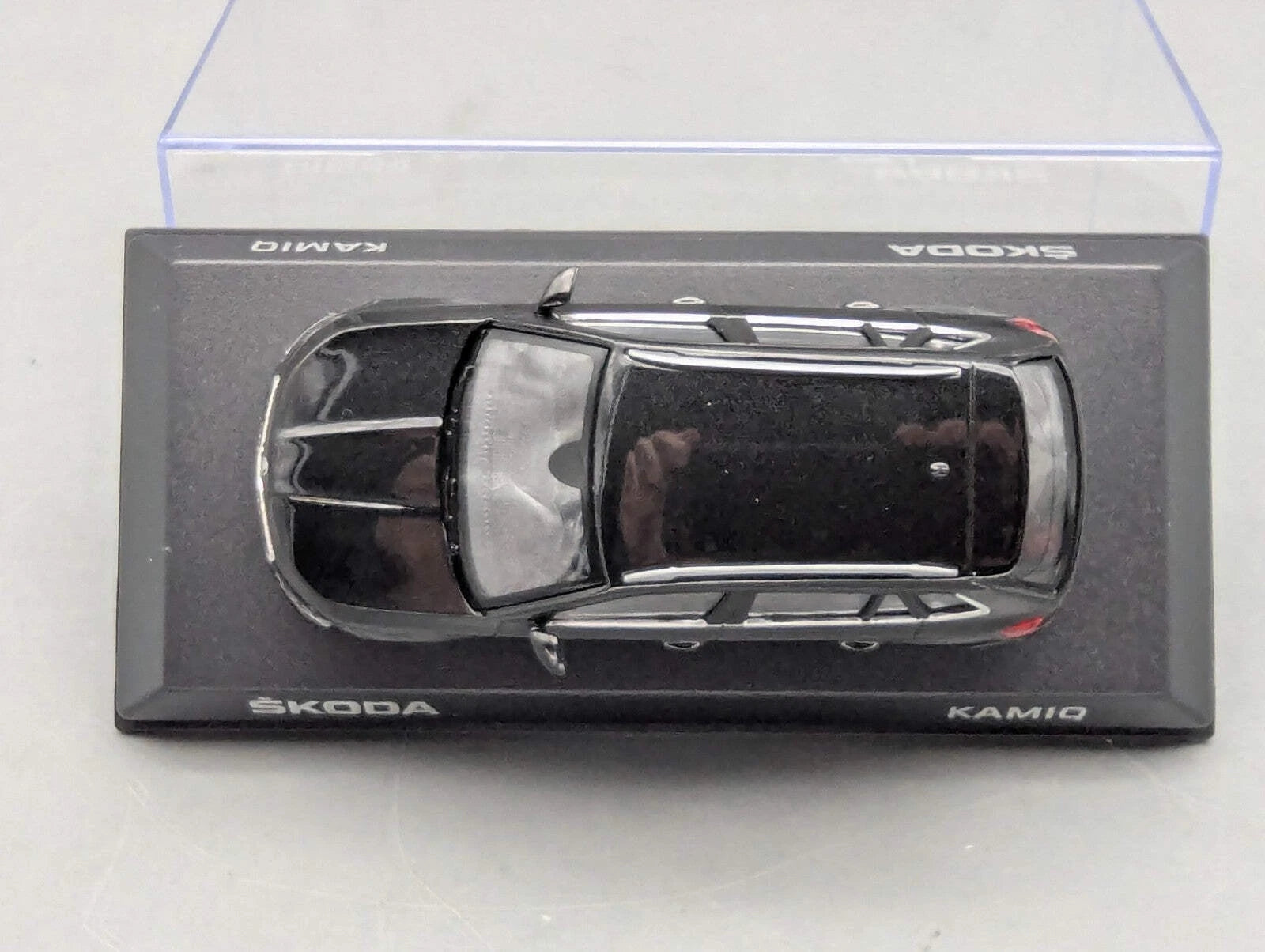 Modellautos 1:43 iScale Skoda Kamiq Schwarz mit Vitrine und OVP