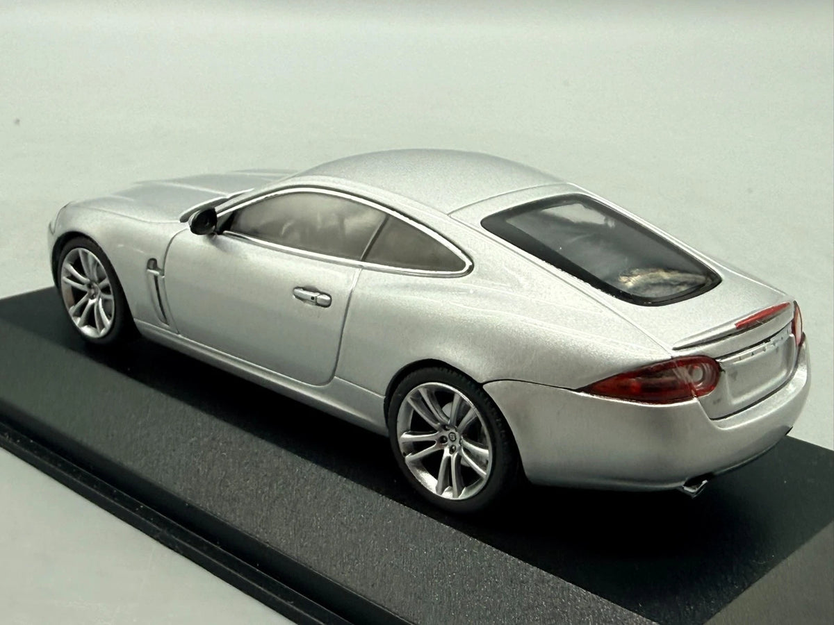Modellautos 1:43 Minichamps Jaguar XK Coupe mit OVP
