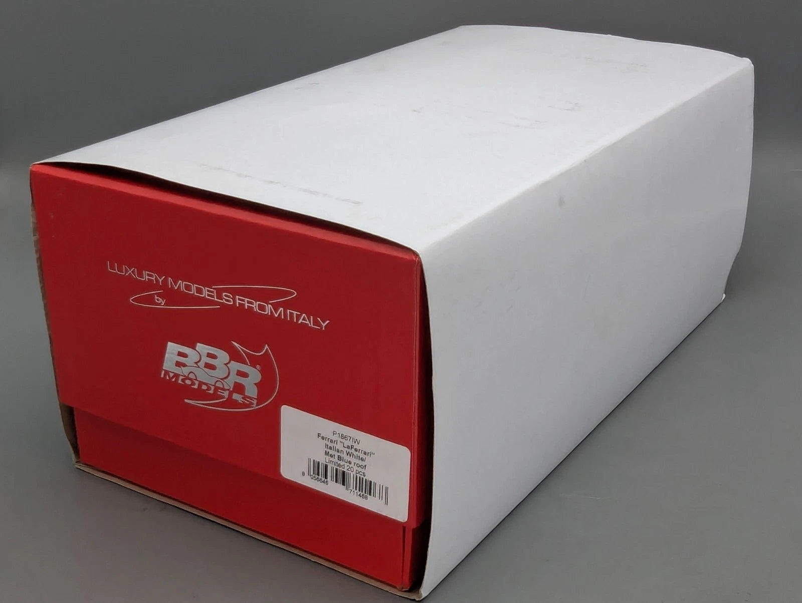 Modellautos 1:18 BBR Ferrari LaFerrari Italian White Ltd 12/20 mit Vitrine OVP