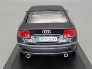 Modellautos 1:43 Minichamps Audi A8 Nachtblau mit Dealer OVP