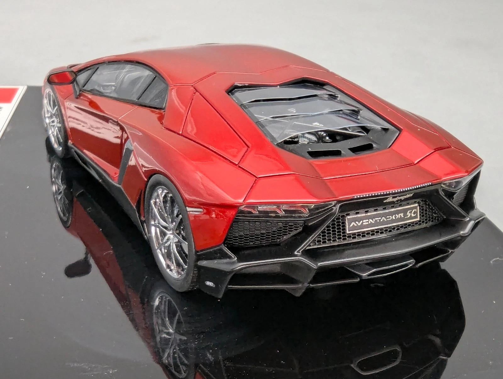 Eidolon Make Up 1:43 Lamborghini Aventador LP720-4 2013 Candy Red Engine Set OVP