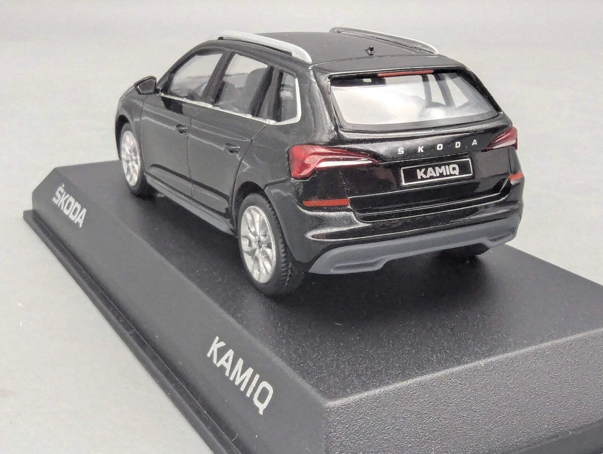 Modellautos 1:43 iScale Skoda Kamiq Schwarz mit Vitrine und OVP