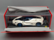 Modellautos 1:18 BBR Ferrari LaFerrari Italian White Ltd 12/20 mit Vitrine OVP