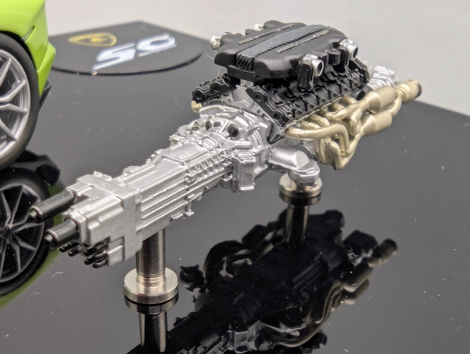 Eidolon Make Up 1:43 Lamborghini Aventador LP700-4 Roadster 2012 Engine Set OVP