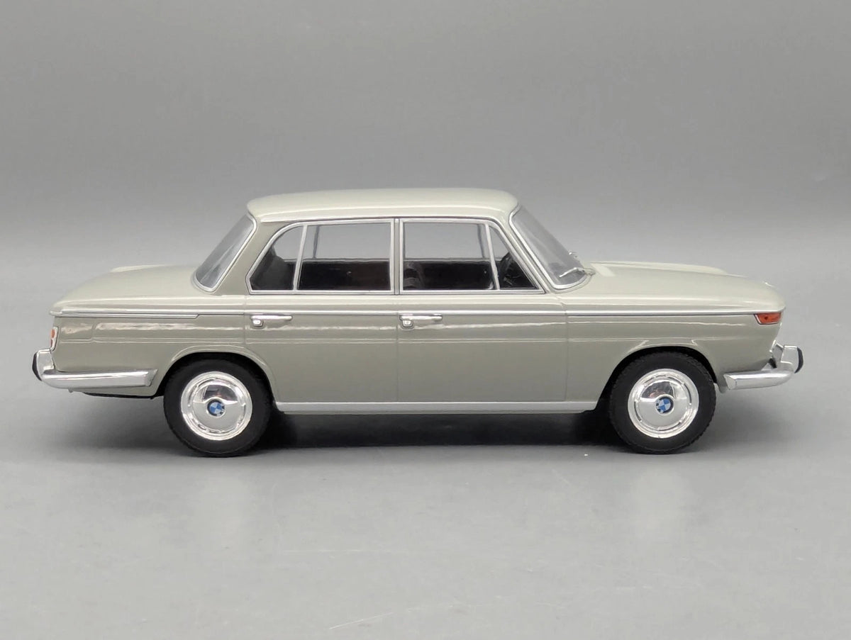 Modellautos 1:18 MCG Modelcar Group BMW 2000 Ti Grau mit OVP