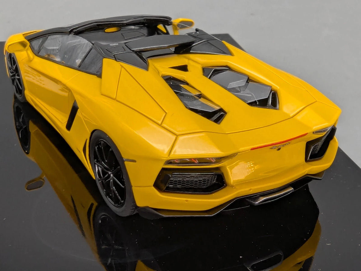 Eidolon Make Up 1:43 Lamborghini Aventador LP700-4 Roadster 2012 Engine Set OVP