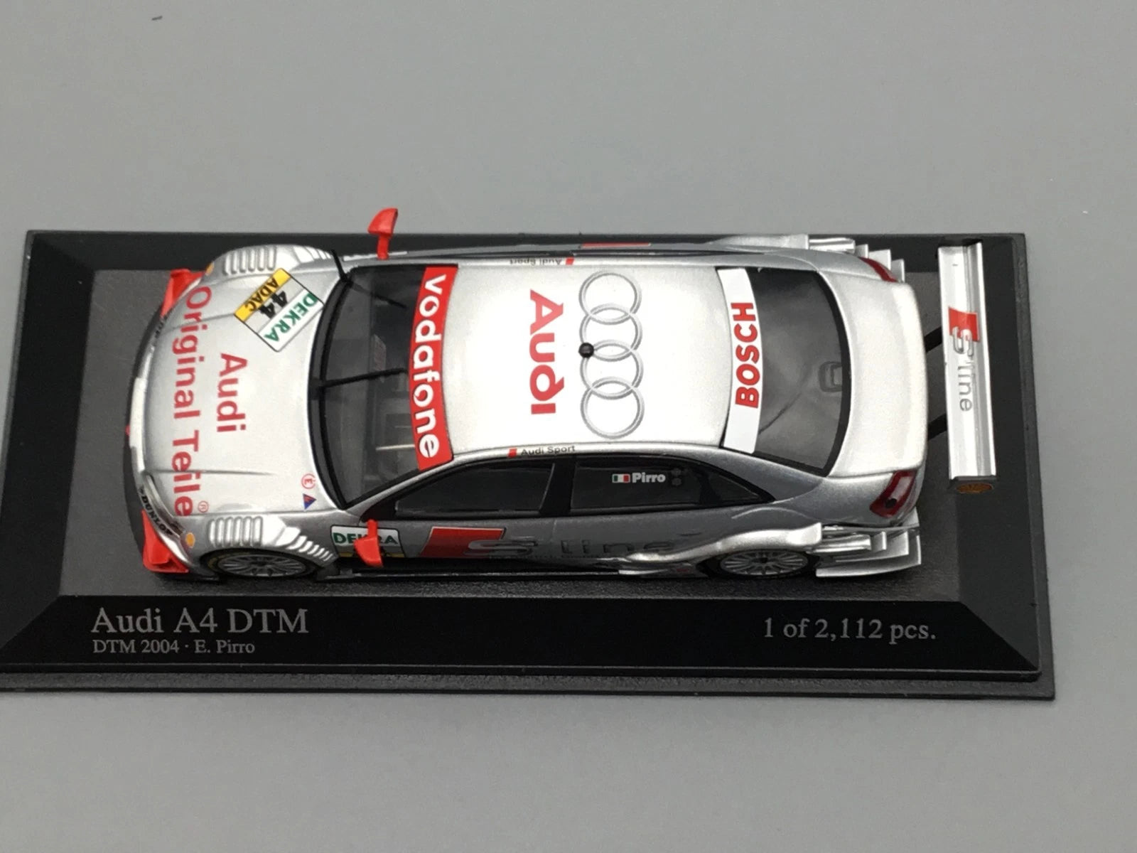 Modellautos 1:43 Minichamps Audi A4 DTM 2004 E. Pirro #44 in OVP