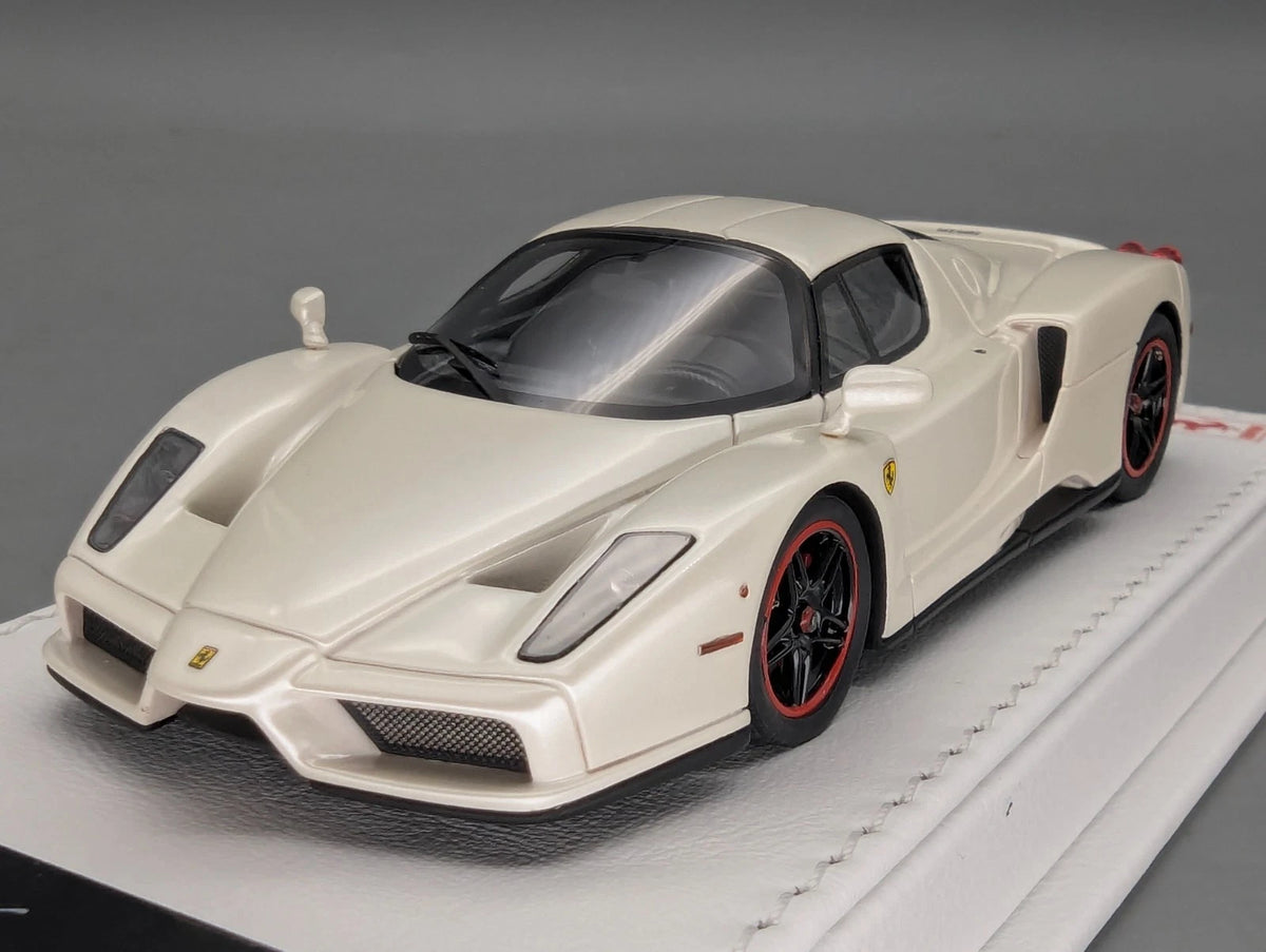 Modellautos 1:43 BBR Executive Calsito Ferrari EnzoFuji White Ltd 68/70 OVP