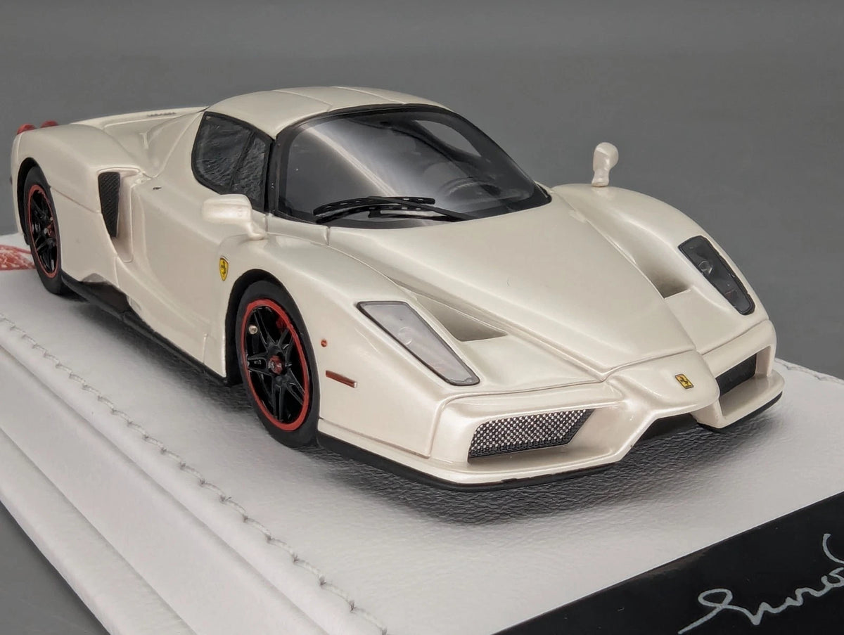 Modellautos 1:43 BBR Executive Calsito Ferrari EnzoFuji White Ltd 68/70 OVP