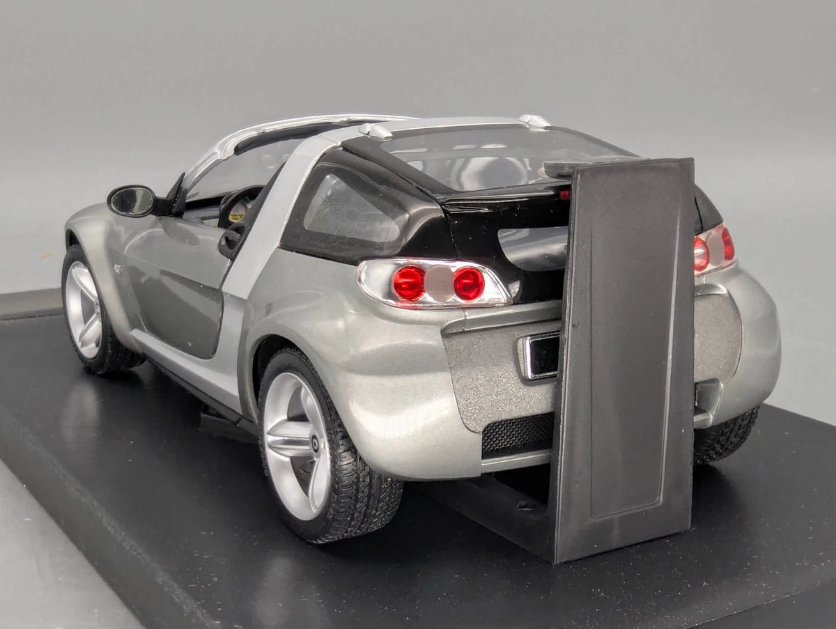 Modellautos 1:18 Kyosho Smart Roadster Coupe Glance Grey mit Dealer OVP