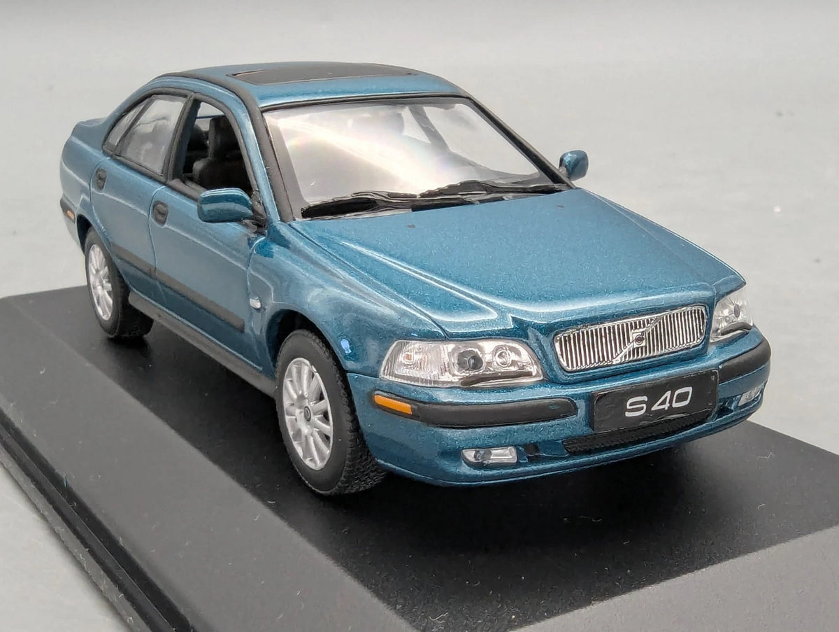 Modellautos 1:43 Minichamps Volvo S40 Lagunengrün mit Dealer OVP