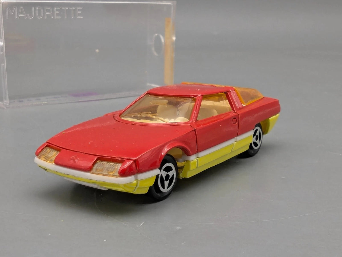 Modellautos 1:55 Majorette 221 Citroen GS Camargue Bertone mit Vitrine