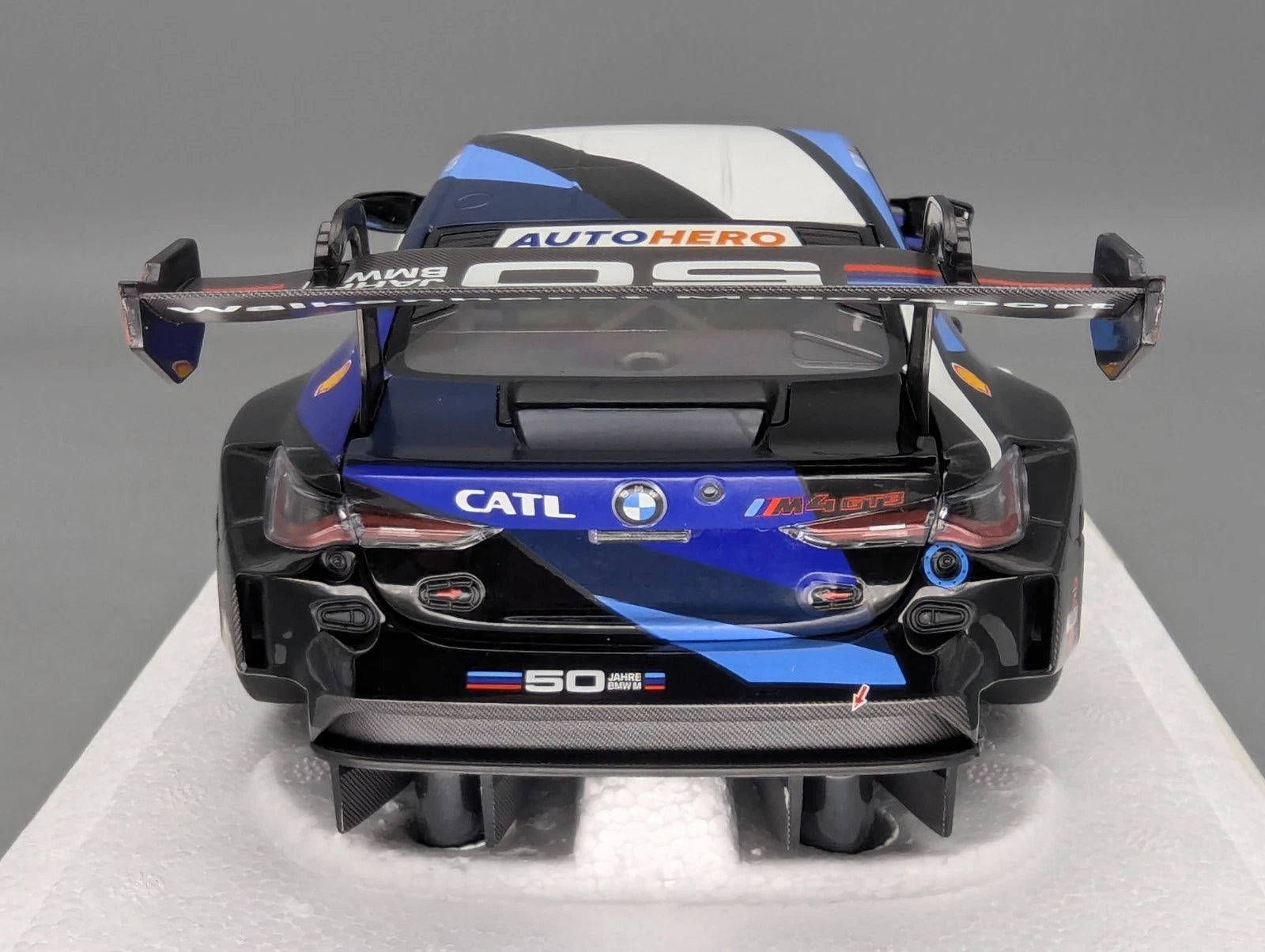 Modellautos 1:18 Minichamps BMW M4 GT3 DTM 2022 Walkenhorst #10 E. Muth mit OVP