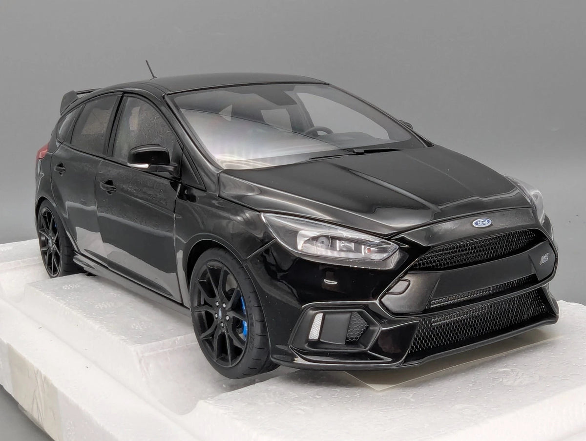 Modellautos 1:18 AUTOart 72952 Ford Focus RS 2016 Shadow Black mit OVP