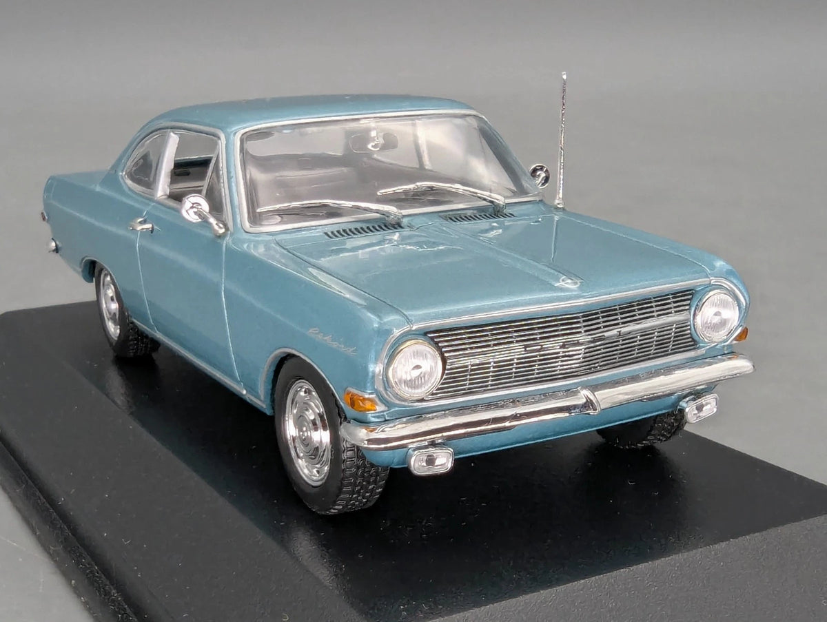 Modellautos 1:43 Minichamps Opel Rekord A Coupe hell Blau Metallic mit OVP