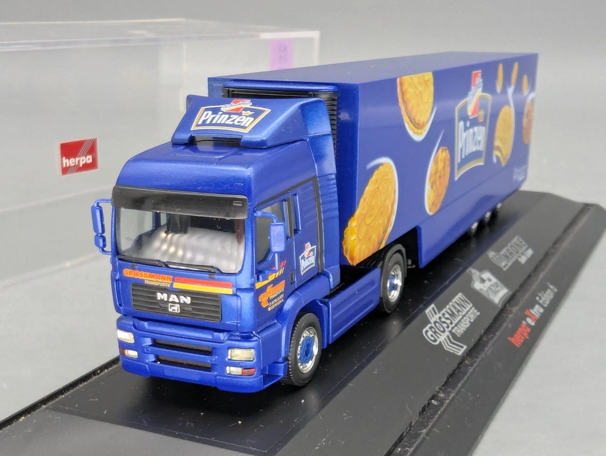 Lkw Modell 1:87 Herpa Extra Edition 6 MAN Krone De Beukelaer Prinzen mit Vitrine