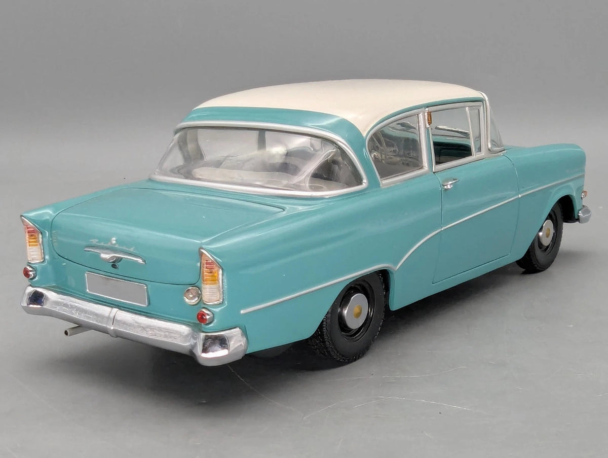 Modellautos 1:18 Minichamps Opel Rekord P1 1958 Türkisblau mit OVP