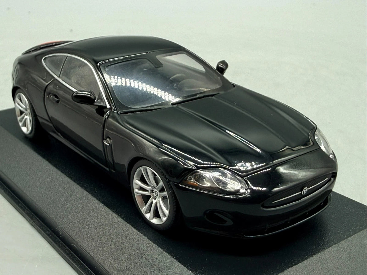 Modellautos 1:43 Minichamps Jaguar XK Coupe mit OVP