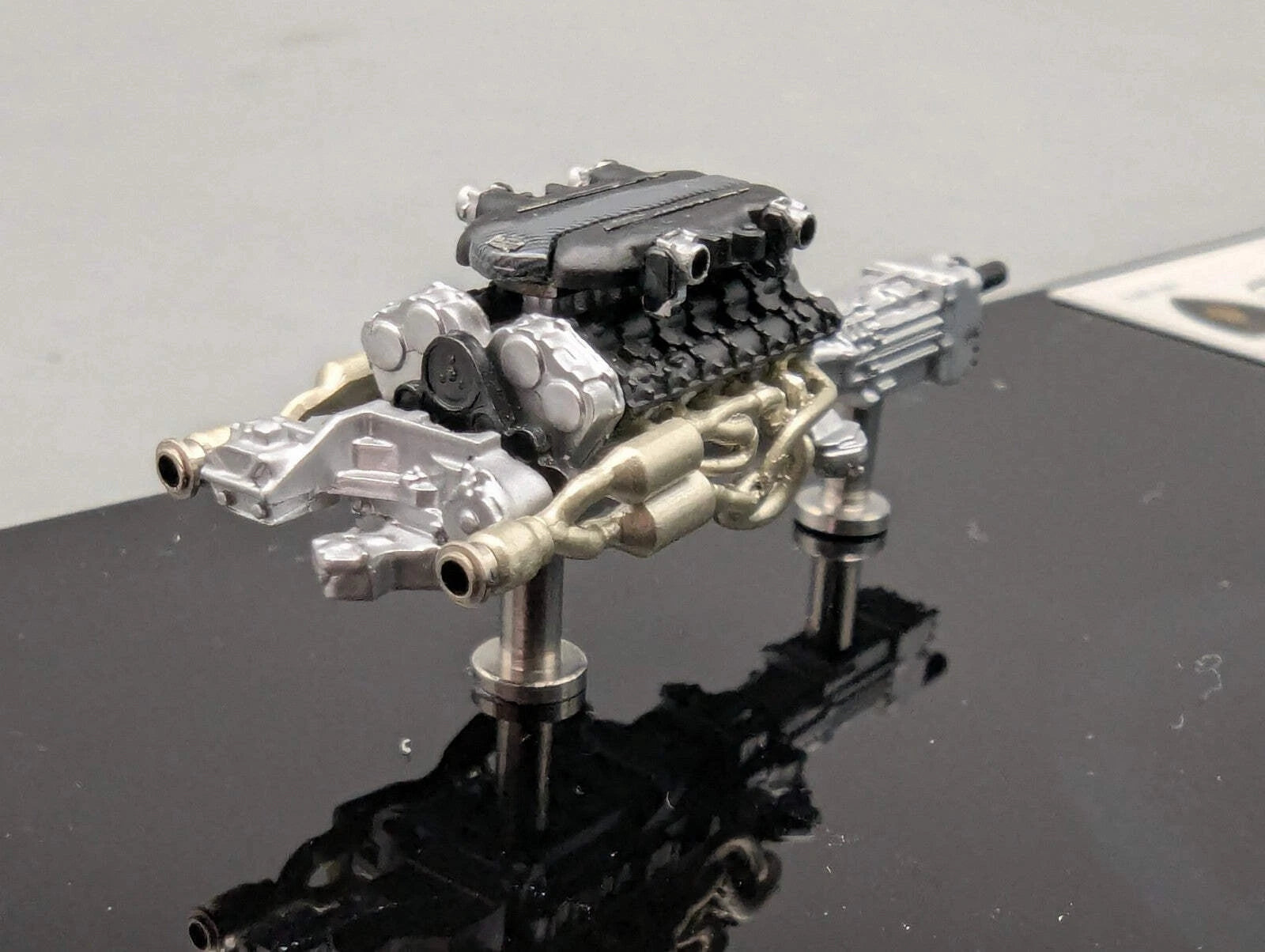 Eidolon Make Up 1:43 Lamborghini Aventador LP720-4 Roadster 2013 Engine Set OVP