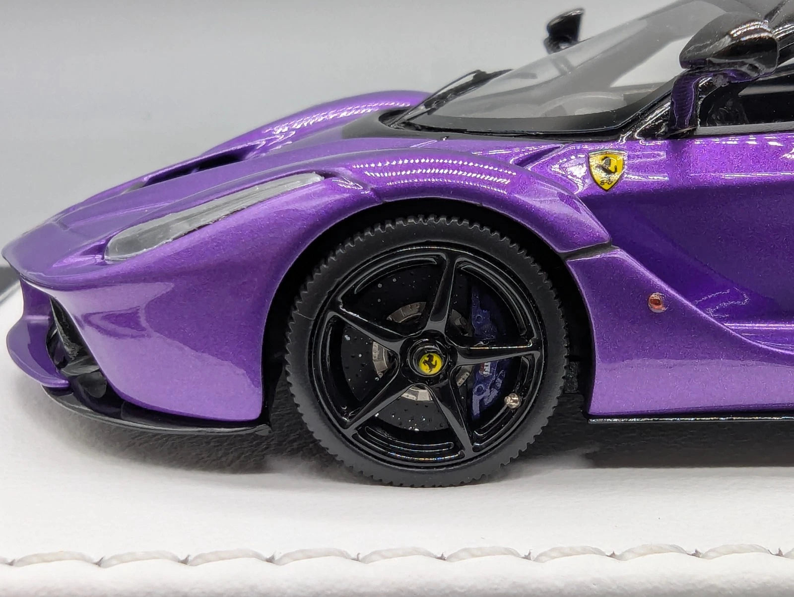 Modellautos 1:43 BBR Executive Ferrari LaFerrari Gloss Mica Violet 22/35 OVP