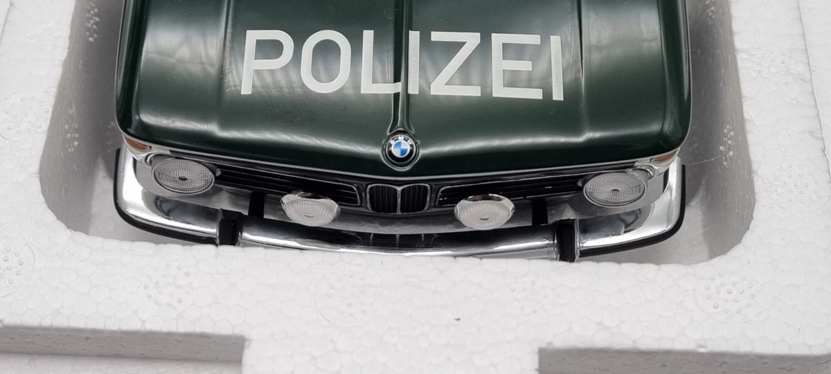 Modellautos 1:18 Minichamps 100 021090 BMW 1802 touring Polizei München OVP