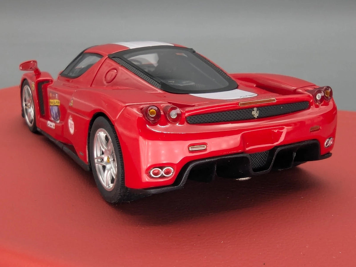 Modellautos 1:43 BBR Ferrari Enzo Paris 2013 Ltd 03/03 mit Vitrine und OVP