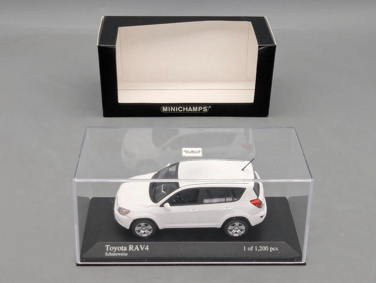 Modellautos 1:43 Minichamps Toyota RAV4 2006 White Schneeweiß mit OVP