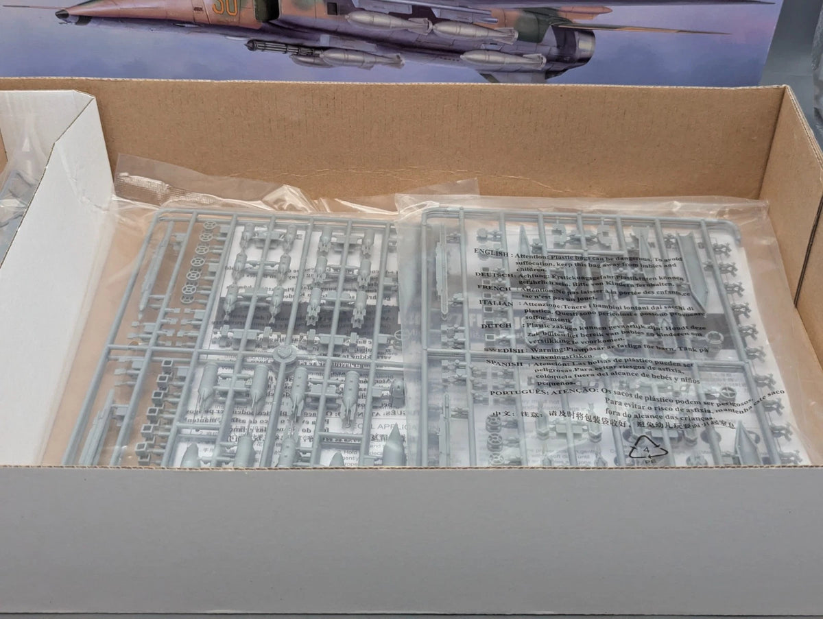 Flugzeug Bausatz 1:48 Trumpeter 05802 Mig-27 Flogger D  mit OVP