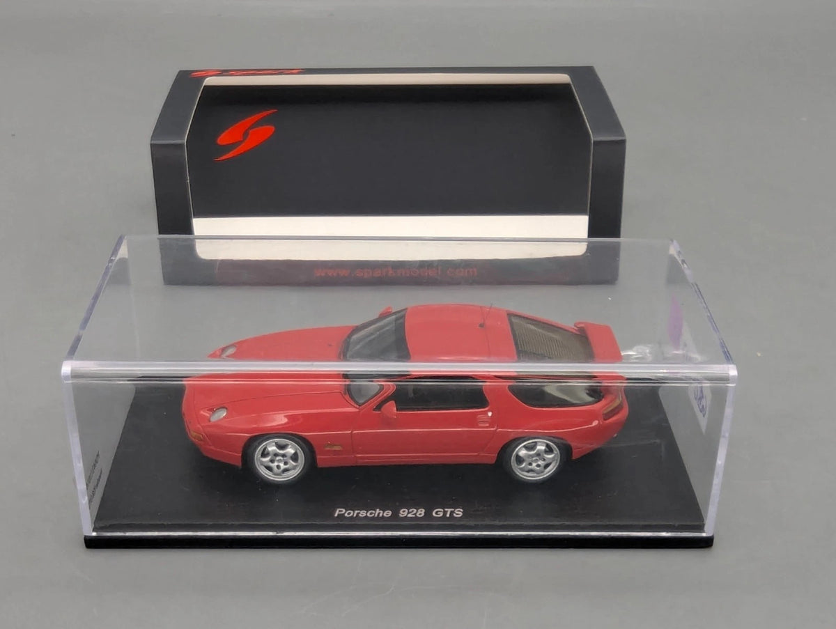 Modellautos 1:43 Spark PD04311016 Porsche 928 GTS Rot mit OVP