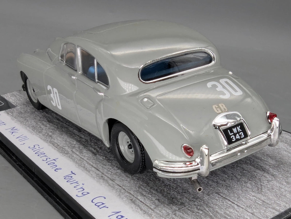Modellautos 1:43 IXO Jaguar MK VII WINNER Silverstone 1952 #30 St. Moss OVP