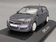 Modellautos 1:43 Minichamps Opel Astra Blau Grau Metallic mit Dealer OVP