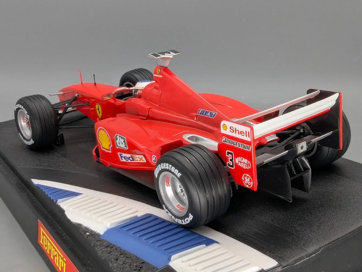 Modellautos 1:18 Hot Wheels Racing 26697 Ferrari F1-2000 #3 M Schumacher OVP