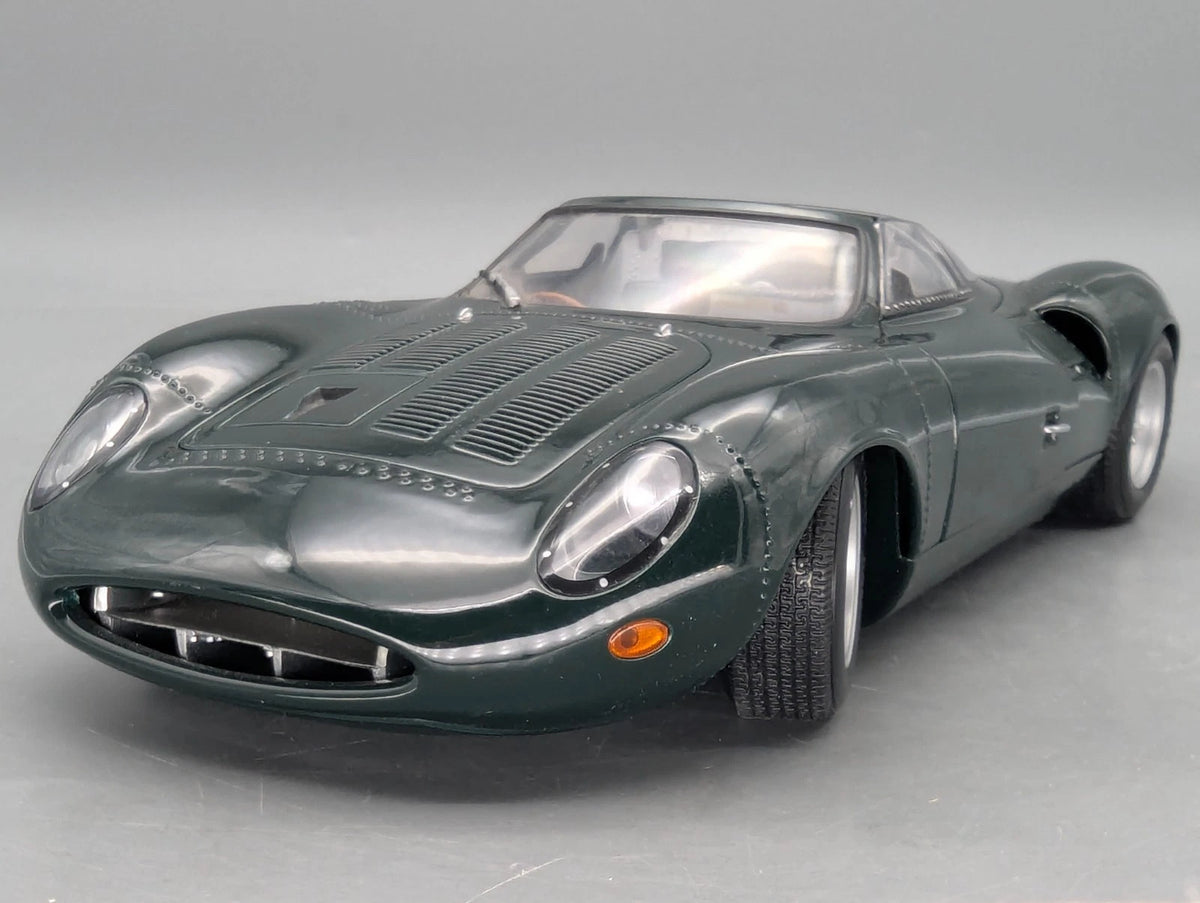 Modellautos 1:18 AUTOart 73541 Jaguar XJ13 Grün mit OVP