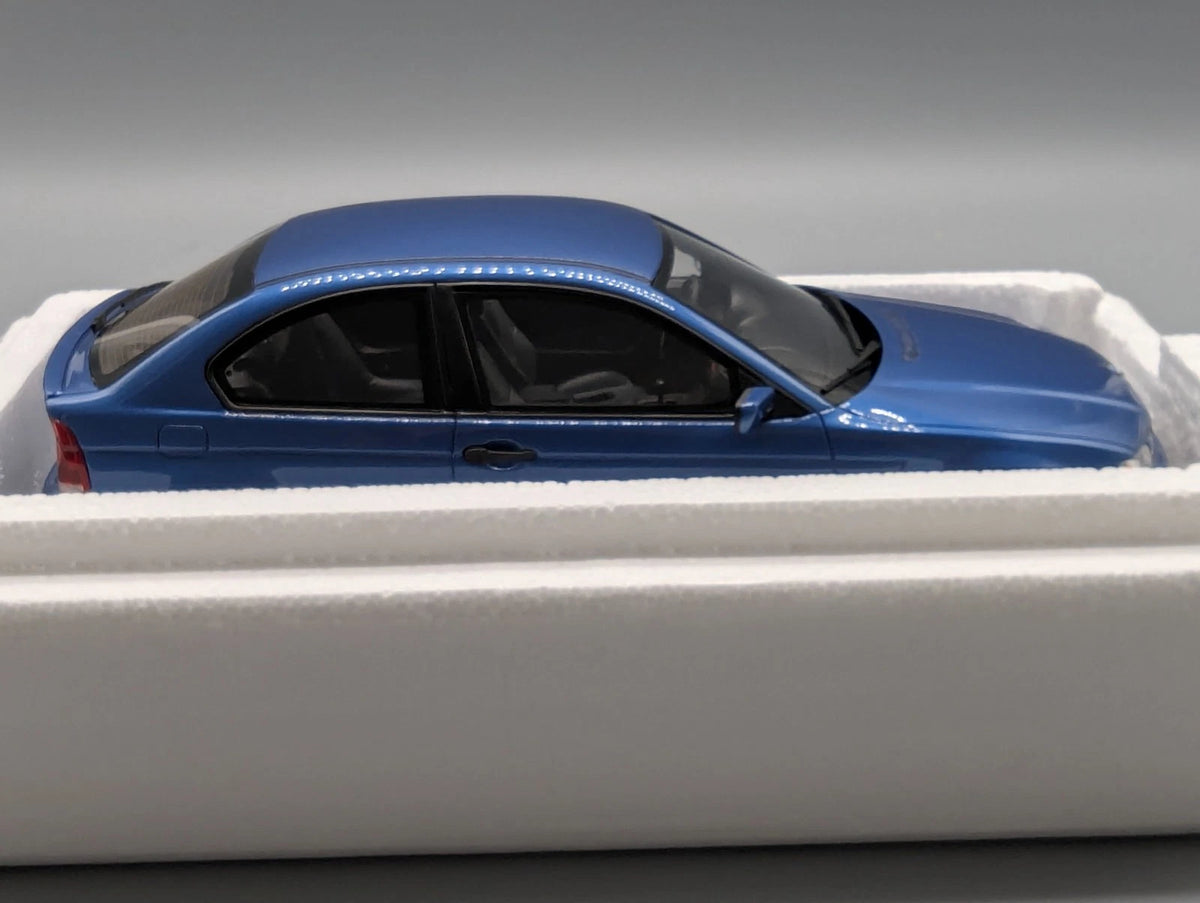 Modellautos 1:18 Otto Mobile OT462 BMW Compact E46 318 ti Blau mit OVP