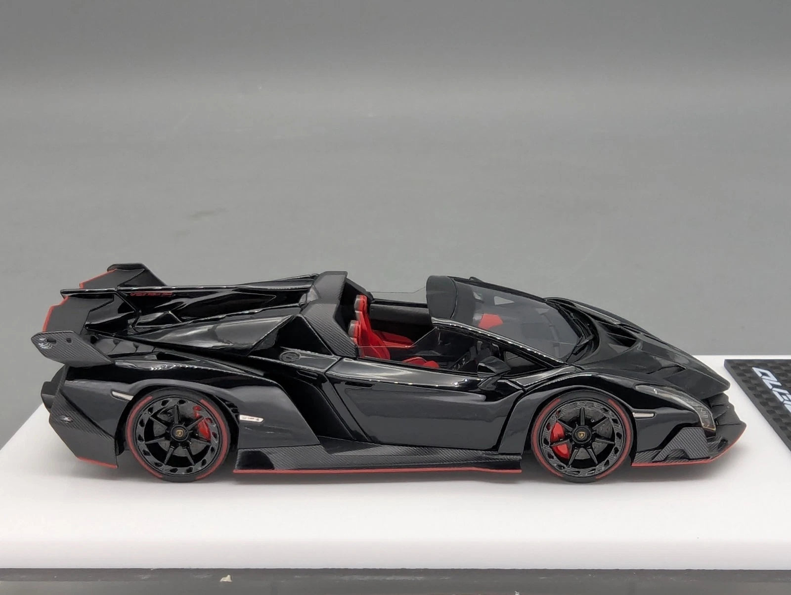 Eidolon Make Up 1:43 Lamborghini Veneno Roadster 2015 Black Red Ltd 54/80 OVP