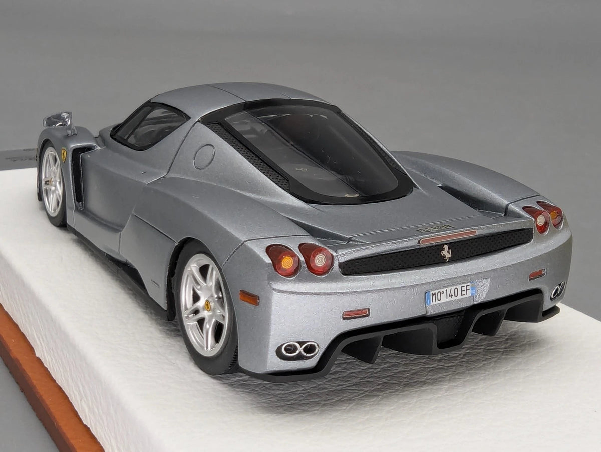 Modellautos 1:43 BBR Ferrari Enzo S/N 136085 Ltd 17/20 mit Vitrine und OVP