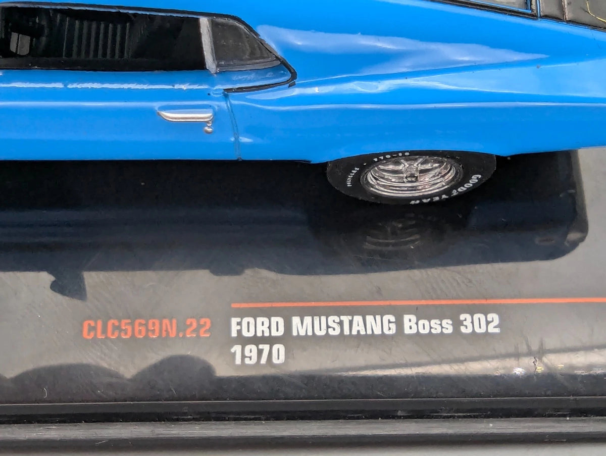 Modellautos 1:43 Ixo Ford Mustang Boss 302 1970 mit Vitrine