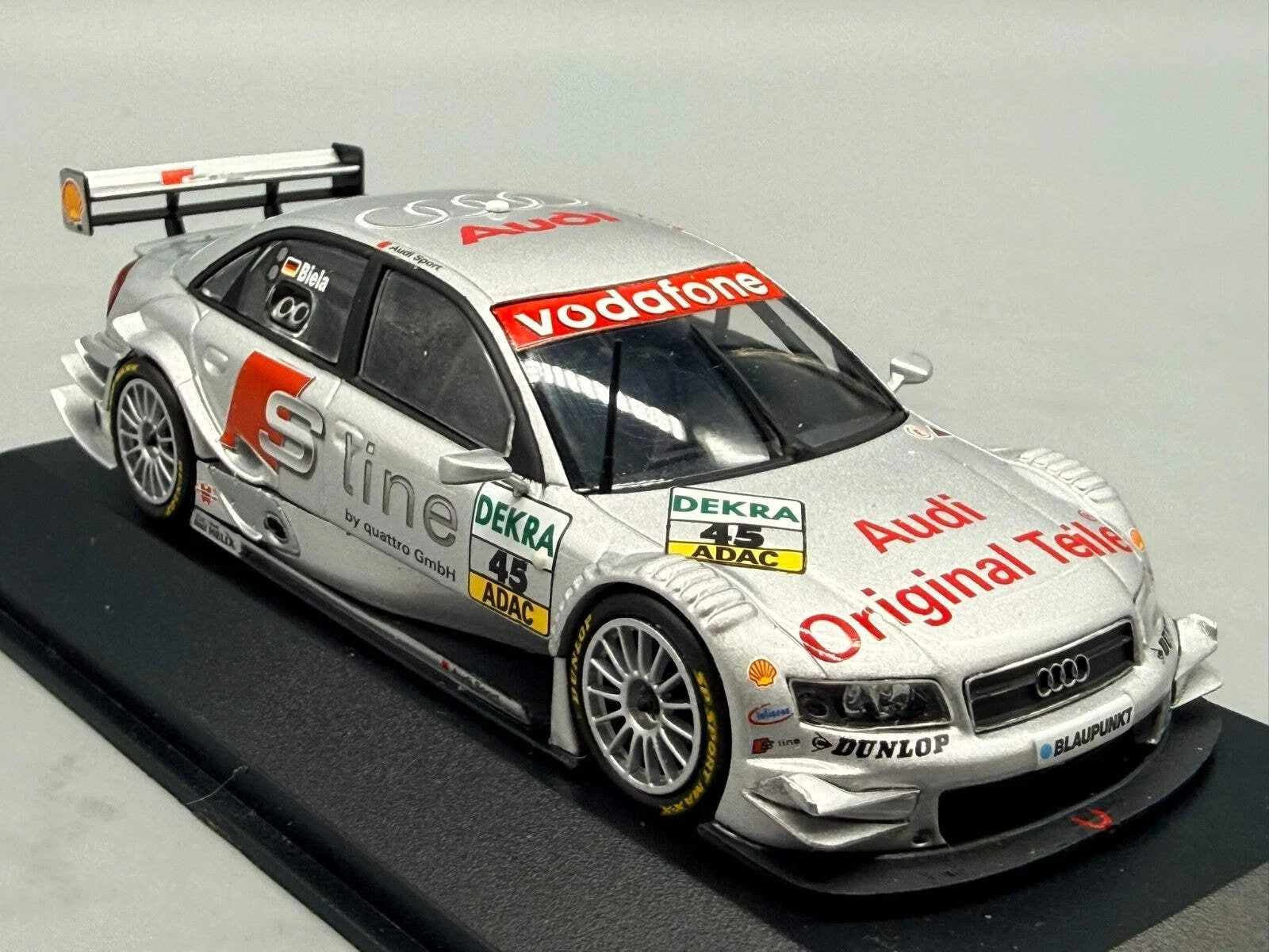Modellautos 1:43 Minichamps Audi A4 DTM 2004 #45 Frank Biela mit OVP