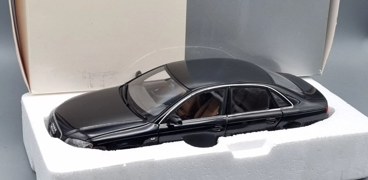 Modellautos 1:18 Minichamps Audi Collection Audi A4 schwarz OVP