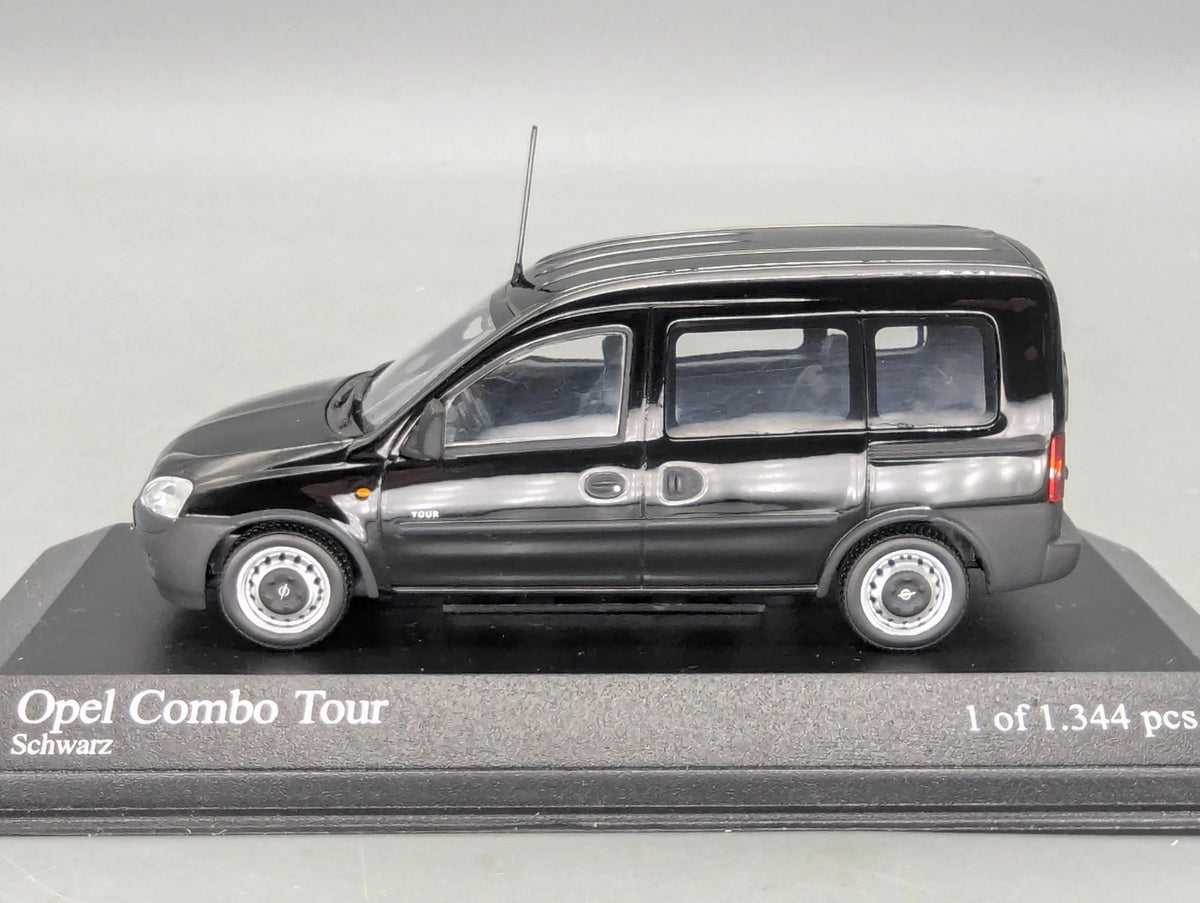Modellautos 1:43 Minichamps Opel Combo Tour 2002 Schwarz Black mit OVP