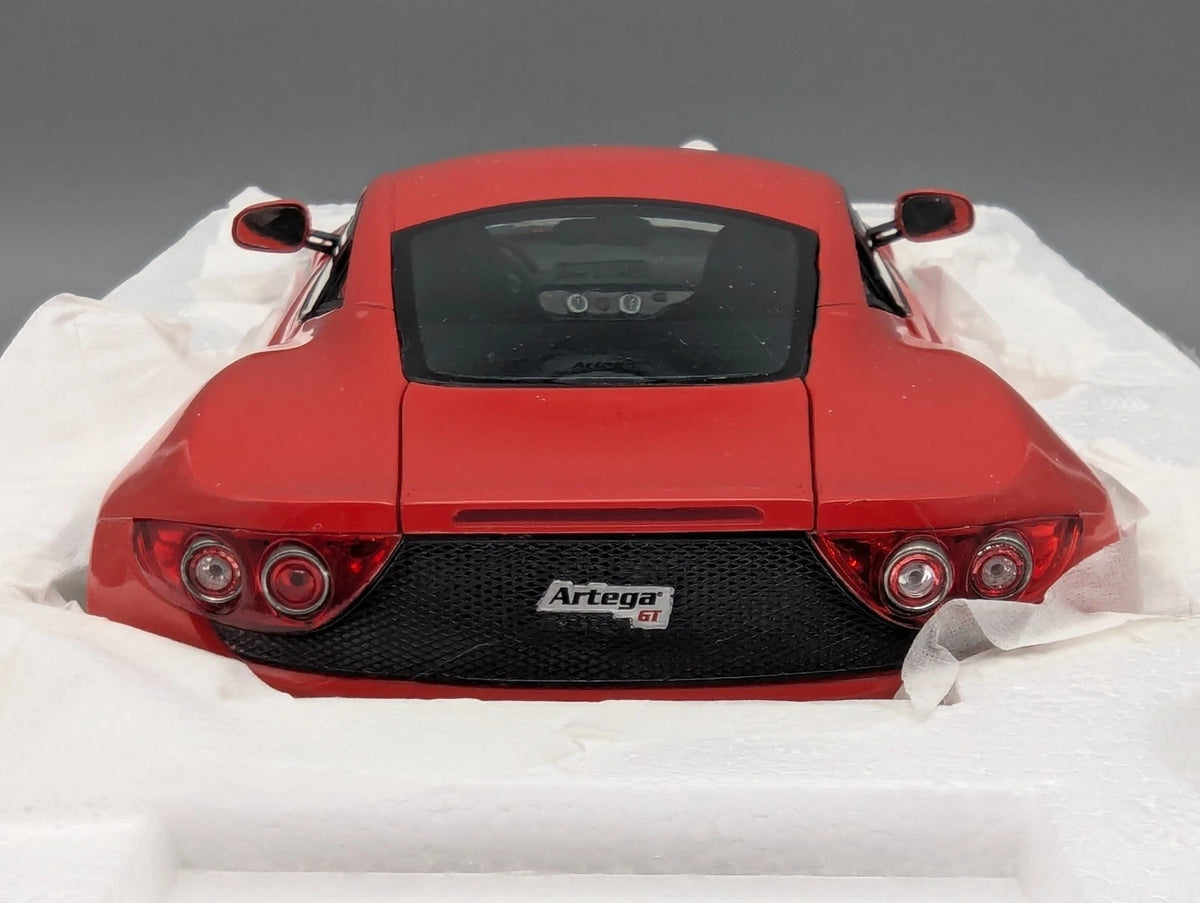 Modellautos 1:18 Revell Artega GT Feuerrot mit OVP