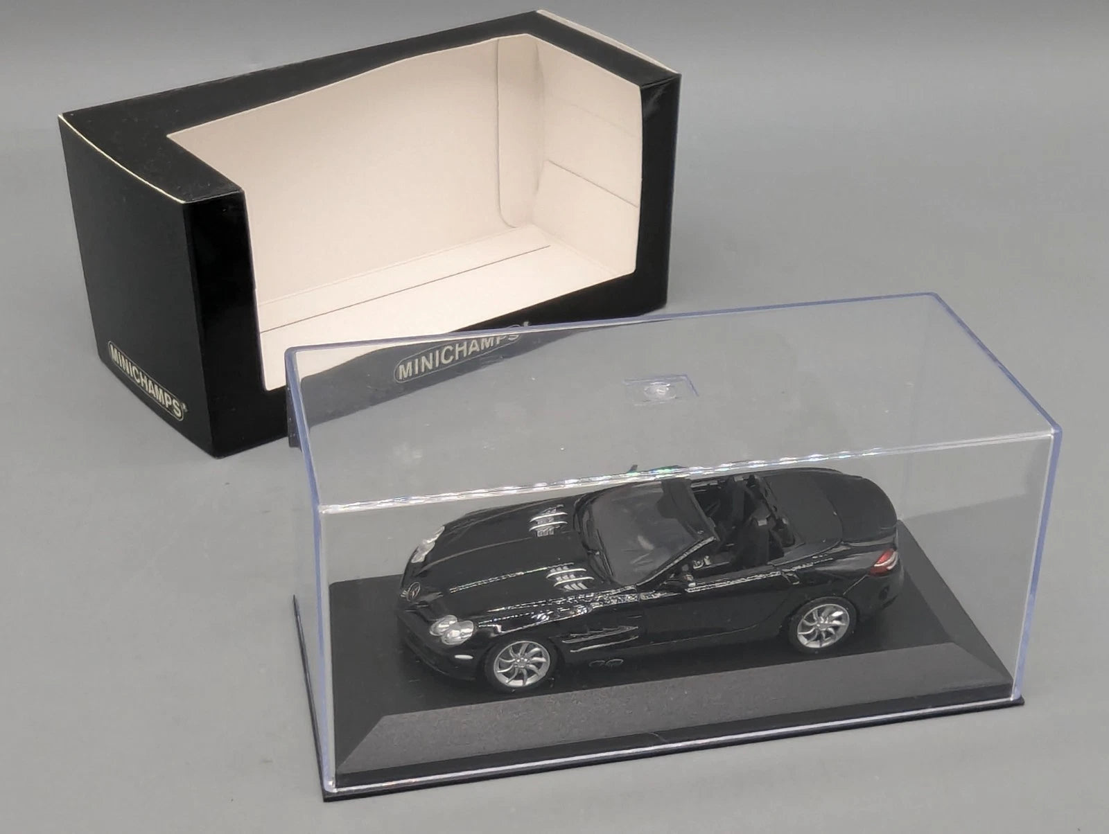 Modellautos 1:43 Minichamps Mercedes Benz SLR McLaren Roadster 2007 mit OVP