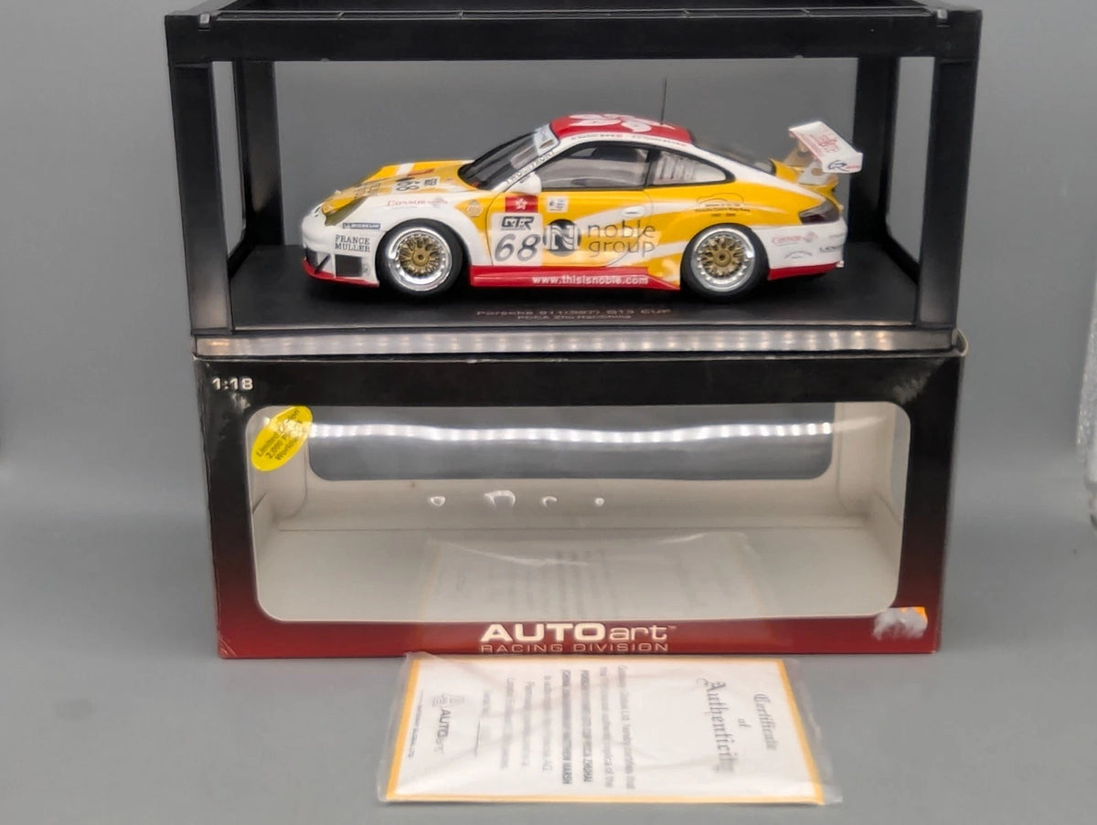 Modellautos 1:18 Autoart Porsche 911 (997) GT3 Cup PCCA China 2006 #68 mit OVP